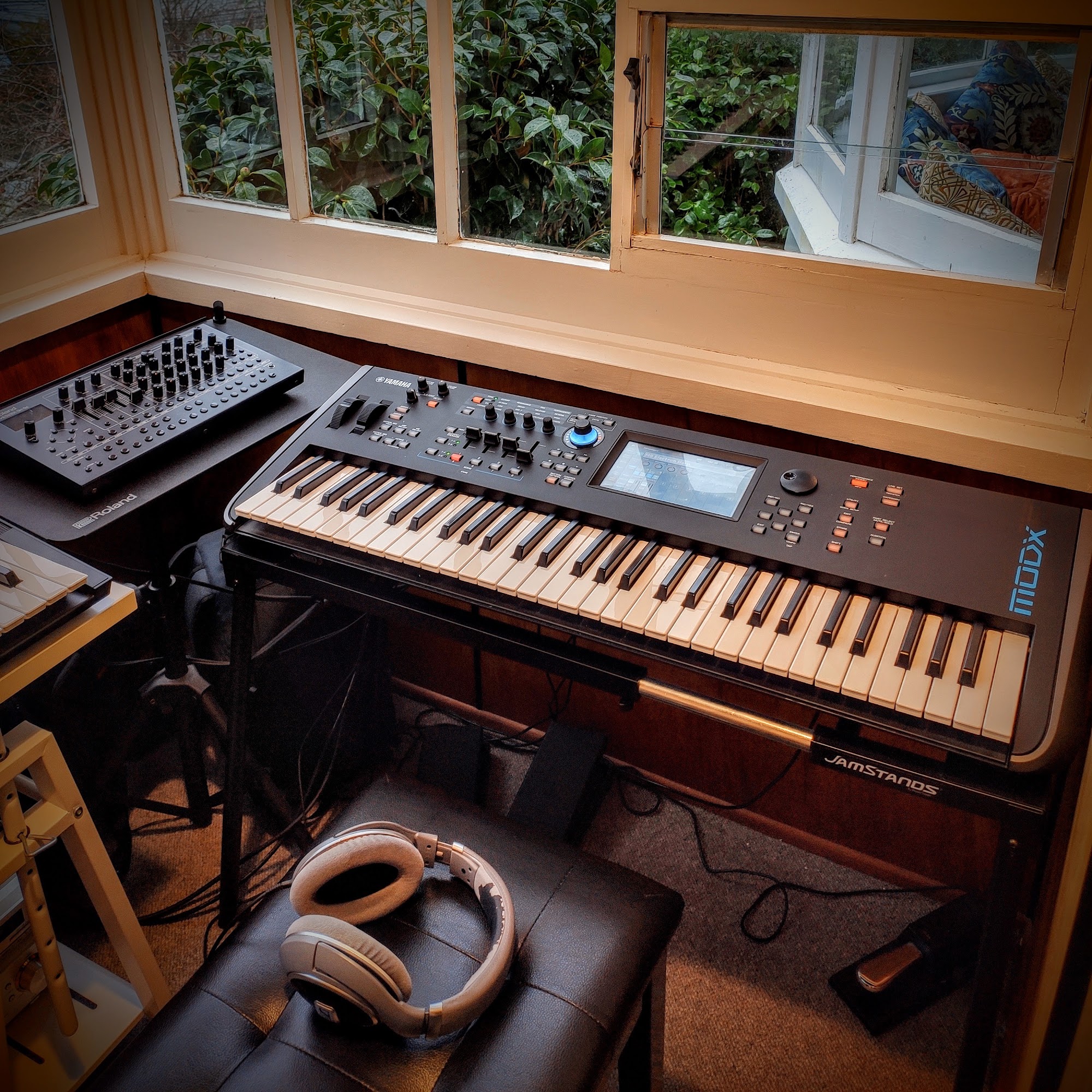 Yamaha MODX6 synthesizer
